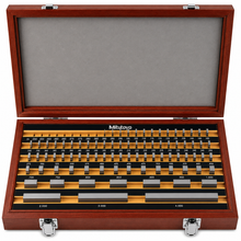 Mitutoyo 35-piece AS-2 rectangular steel gage block set, part number 516-916-26, in solid wooden case