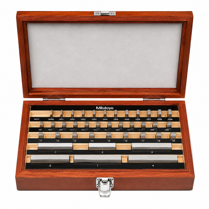 Mitutoyo 35-piece Grade 0 rectangular steel gage block set, part number 516-914-26, in solid wooden case